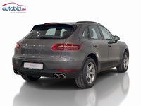 Pogled od pozadi desno