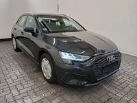 Pogled sprijeda desno