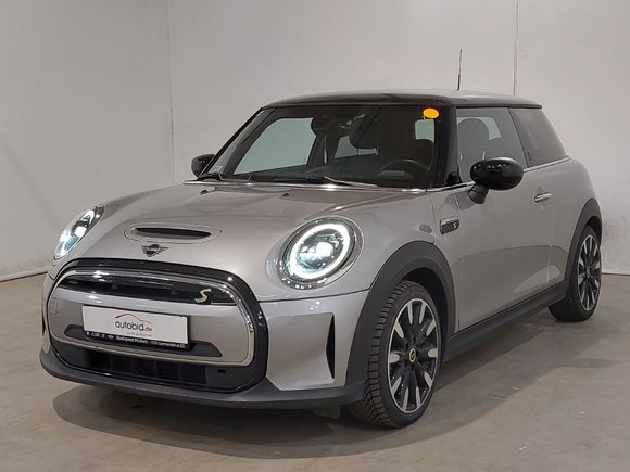 Вид спереди слева