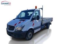 Skats no kreisās puses priekšā