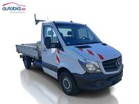 Skats no labās puses priekšā