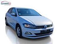 Pogled sprijeda desno