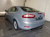 Vue de l’arrière gauche