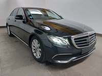 Náhled zpředu zprava