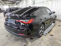 Pogled od pozadi desno