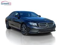 Pogled sprijeda desno