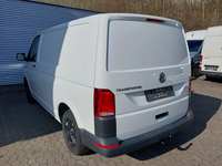 Vue de l’arrière gauche