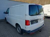 Vue de l’arrière gauche