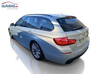 Skats no kreisās puses aizmugurē