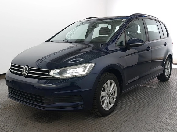 Skats no kreisās puses priekšā