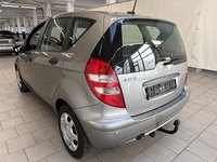 Pogled od pozadi levo