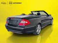 Aanzicht achter rechts