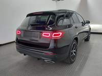 Skats no labās puses aizmugurē