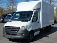 Skats no kreisās puses priekšā