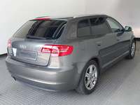 Skats no labās puses aizmugurē