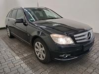 Pogled sprijeda desno