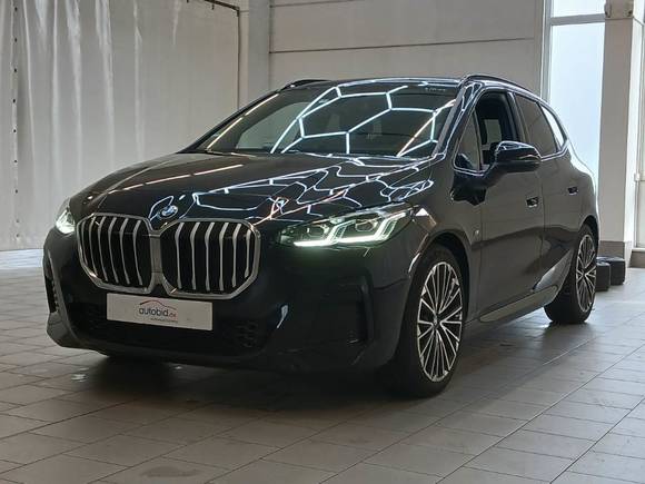 Pogled sprijeda lijevo