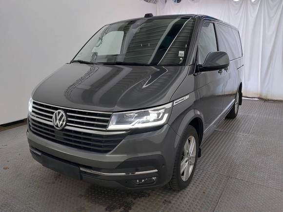 Skats no kreisās puses priekšā