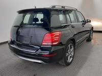 Skats no labās puses aizmugurē