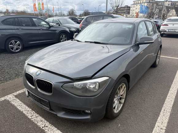 Pogled od napred levo