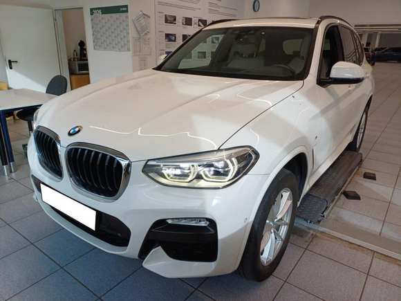 Pogled od napred levo