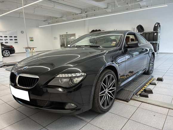 Pogled od napred levo