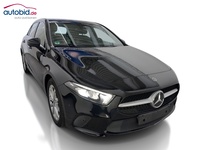 Skats no labās puses priekšā