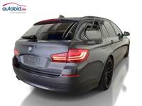 Skats no labās puses aizmugurē