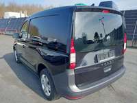 Vue de l’arrière gauche