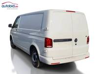 Vue de l’arrière gauche