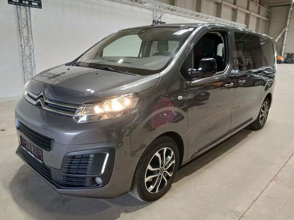 Vue de l’avant gauche