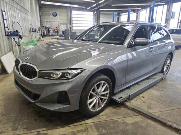 Pogled od napred levo