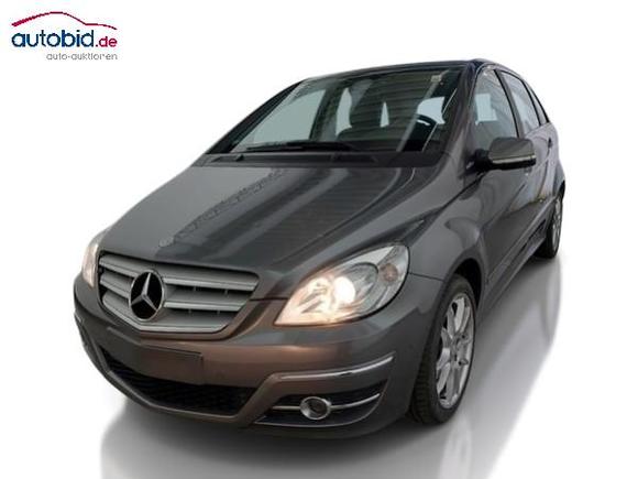 Pogled sprijeda lijevo