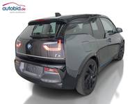 Skats no labās puses aizmugurē