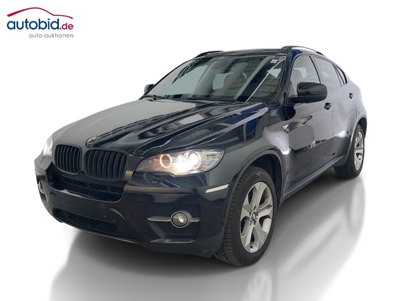 Skats no kreisās puses priekšā