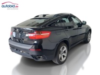 Skats no labās puses aizmugurē