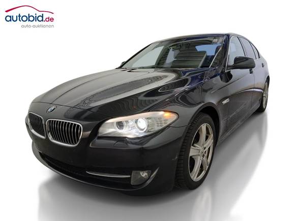 Skats no kreisās puses priekšā