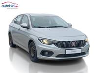 Pogled sprijeda desno