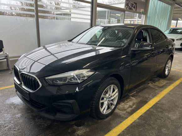 Pogled od napred levo