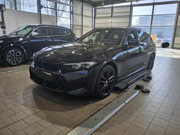 Pogled od napred levo