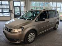 Skats no kreisās puses priekšā