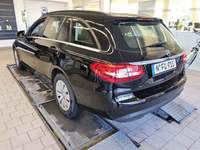 Вид сзади слева