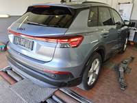 Skats no kreisās puses aizmugurē