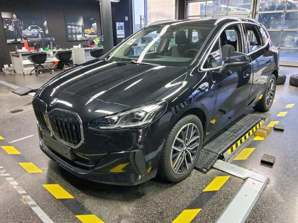 Pogled sprijeda lijevo