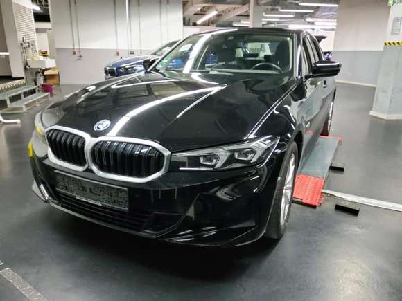 Náhled zpředu zleva