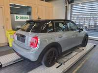 Pogled od pozadi desno