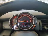 Pogled na kombinovani instrument