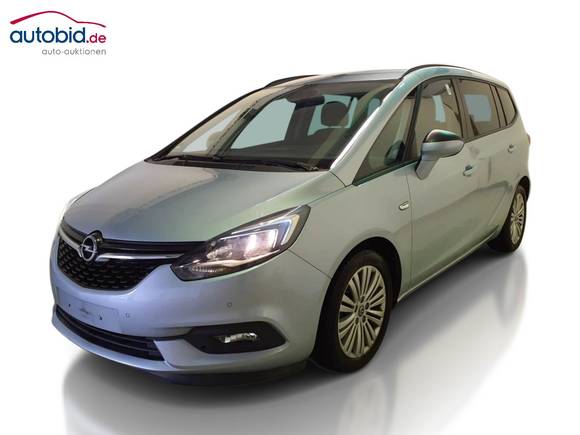 Skats no kreisās puses priekšā