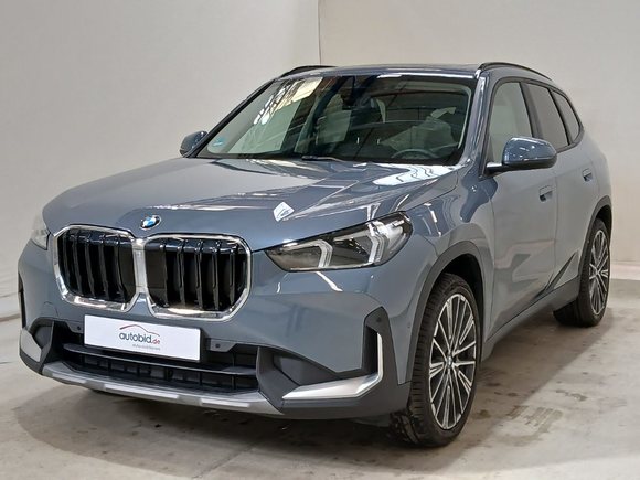 Pogled sprijeda lijevo