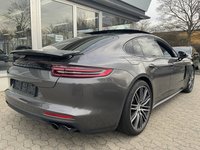 Aanzicht achter rechts